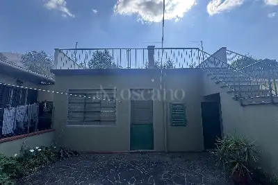 Villino a Schiera in vendita, Via Edmondo de Amicis, Prato