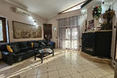 Villa in vendita, via peccia, Aprilia