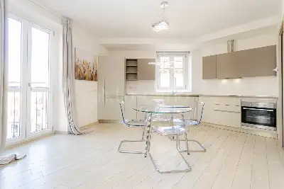 Casa in vendita, Via Carlo Farini, Milano