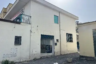 Negozio in vendita, Via Aurelia, Fiumicino