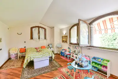 Villa in vendita, Via Edmondo De Amicis, Fino Mornasco