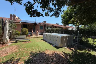 Villino a Schiera in vendita, Via Ipparco di Nicea, Roma
