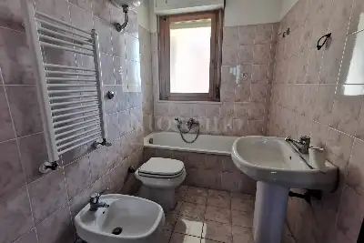 Casa in vendita, Via Gianfilippo Usellini, Roma