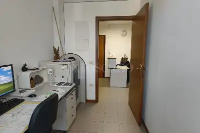 Ufficio in affitto, Viale Montegrappa, Prato