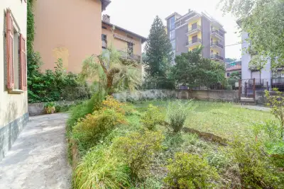 Villa Bifamiliare in vendita, Via Antonio Canova, Como