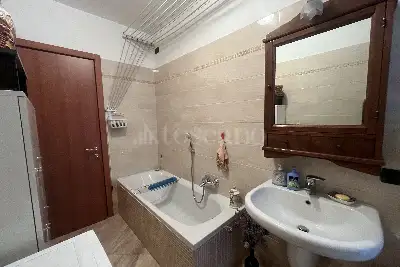 Casa in vendita, Piazza Tirana , Milano