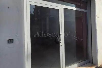 Negozio in vendita, Via IV Novembre, Loreto Aprutino
