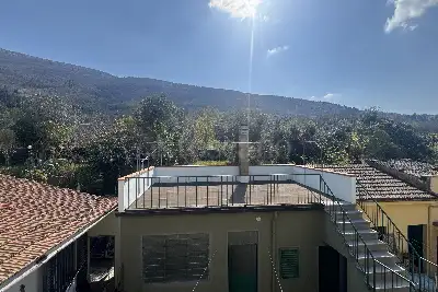 Villino a Schiera in vendita, Via Edmondo de Amicis, Prato