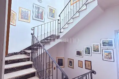 Villino a Schiera in vendita, Via Sem Benelli, Prato