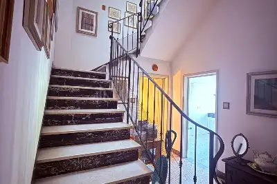 Villino a Schiera in vendita, Via Sem Benelli, Prato