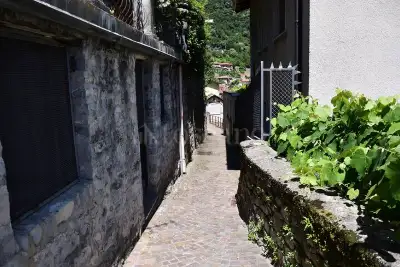 Casa Indipendente in vendita, Via Schignano, Argegno