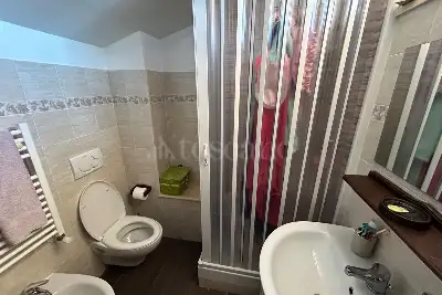 Villino a Schiera in vendita, Via Bedollo, Roma