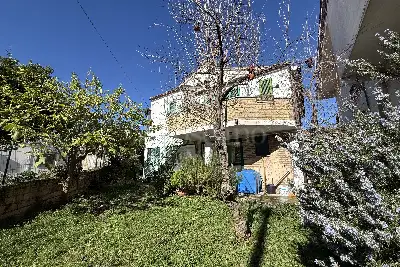 Casa Indipendente in vendita, Via Dante Alighieri 110, Cepagatti