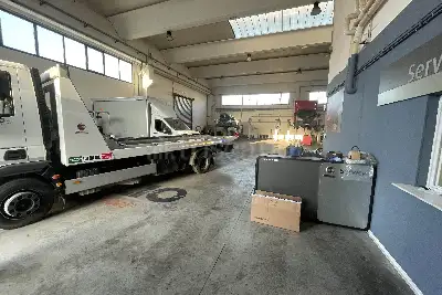 Capannone in vendita, Via dei Castelli Romani, Pomezia