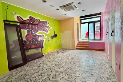 Negozio in vendita, Via Terminio, Avellino
