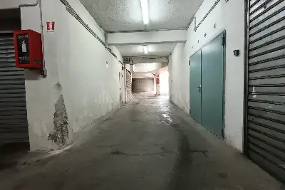 Box in vendita, Viale Croce Rossa, Palermo