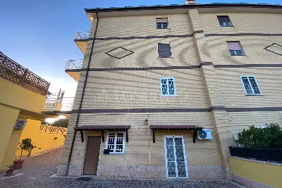 Casa in vendita, Via Siligo, Roma