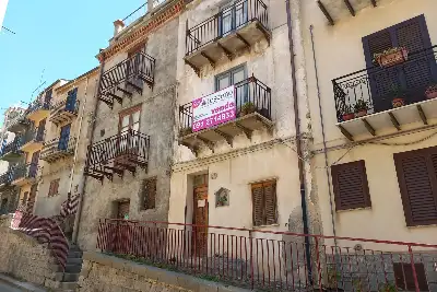 Casa Indipendente in vendita, Via Cristoforo Grisanti 75, Isnello