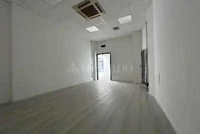 Negozio in vendita, Via Giuseppe Garibaldi, Villa Carcina