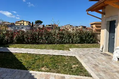 Villa Plurifamiliare in vendita, Via Dora Baltea, Mentana