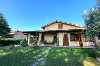 Villa in vendita, Via Raffaello Franchi , Roma