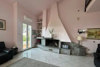 Villa Bifamiliare in vendita, Via dei Carrubi, Quartu Sant'Elena