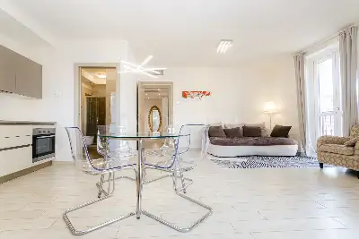 Casa in vendita, Via Carlo Farini, Milano