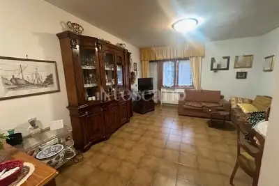 Casa in vendita, Via Pietro Nenni, Pomezia