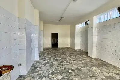 Negozio in affitto, Via Cesinali, Atripalda