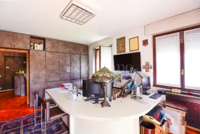 Casa in vendita, Piazza IV Novembre, Capiago Intimiano