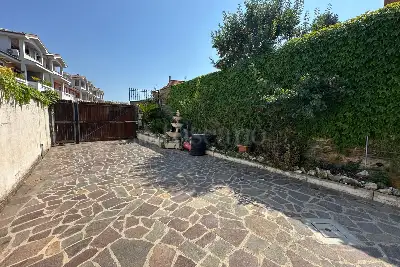 Villa Plurifamiliare in vendita, Via Carlo Tincani, Roma