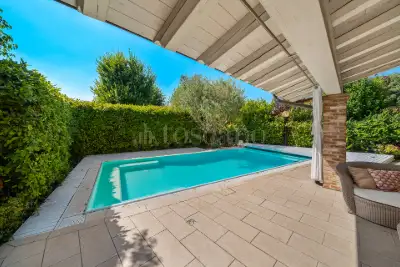 Villa in vendita, Via San Zeno, Lonato del Garda