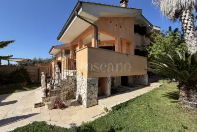 Villino a Schiera in vendita, Via Urbino, Ardea