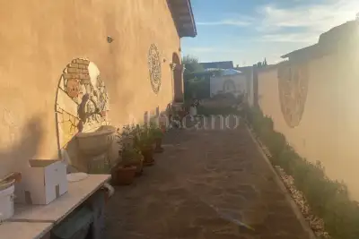 Casa Indipendente in vendita, Via Afrodite, Pomezia