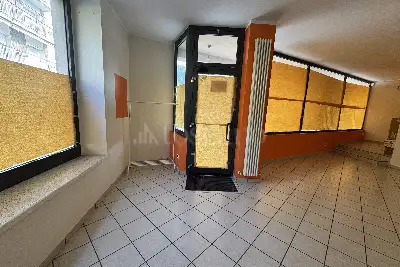 Negozio in vendita, Via Giuseppe Sirtori, Lecco
