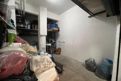 Box in vendita, Via degli Irlandesi, Roma