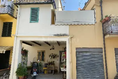 Villino a Schiera in vendita, Via Pistoiese, Campi Bisenzio