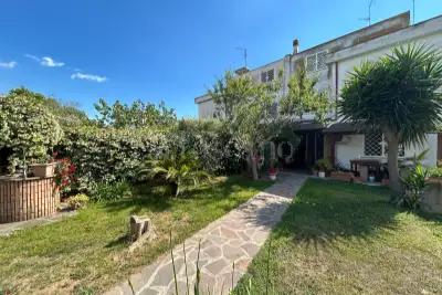 Villa in vendita, Via Besenello, Roma