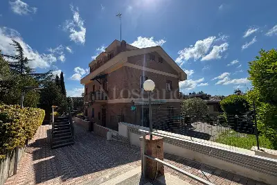 Casa in vendita, Via Edgardo Negri, Roma