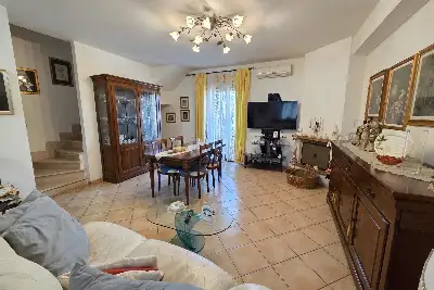 Villino a Schiera in vendita, Via Sesto San Giovanni, Roma