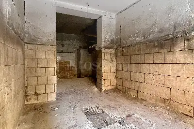 Magazzino in vendita, Via Filippo Turati 20, Sassari