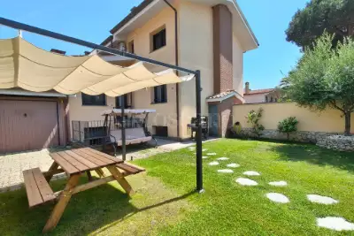 Villa in vendita, Via Luigi Cherubini, Roma