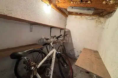 Cantina in vendita, Via Broccaindosso, Bologna