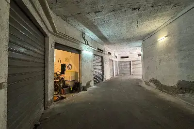 Garage in vendita, Corso San Vito, Mascalucia