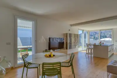 Villa in vendita, Via Dei Motti, Marchirolo