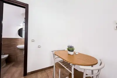 Magazzino in vendita, Via Brigata Sassari 11a, Olbia