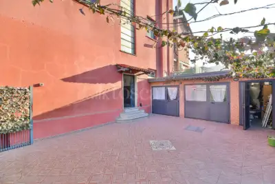 Palazzo in vendita, Via Mario Bertolone, Como