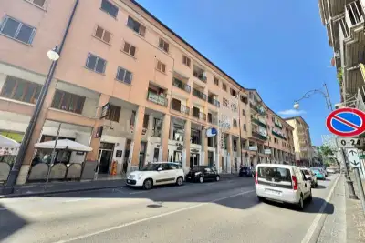 Box in affitto, Via Roma, Atripalda