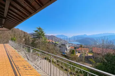 Villa Bifamiliare in vendita, Via Viconago, Cadegliano-Viconago