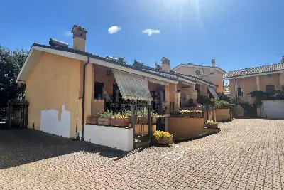 Villino a Schiera in vendita, Via John Fitzgerald Kennedy, Marino